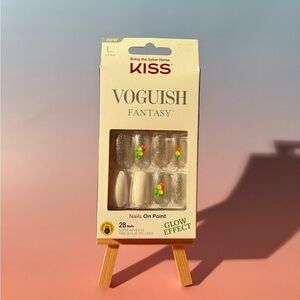 KISS Voguish Fantasy Glow in the Dark Press-on Nails